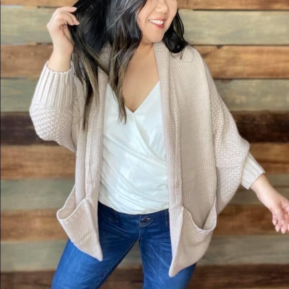 Cream cardigan NWOT